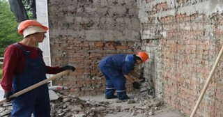 Демонтаж облицовки фасада в Реутове - расценка в смете от 576 рублей